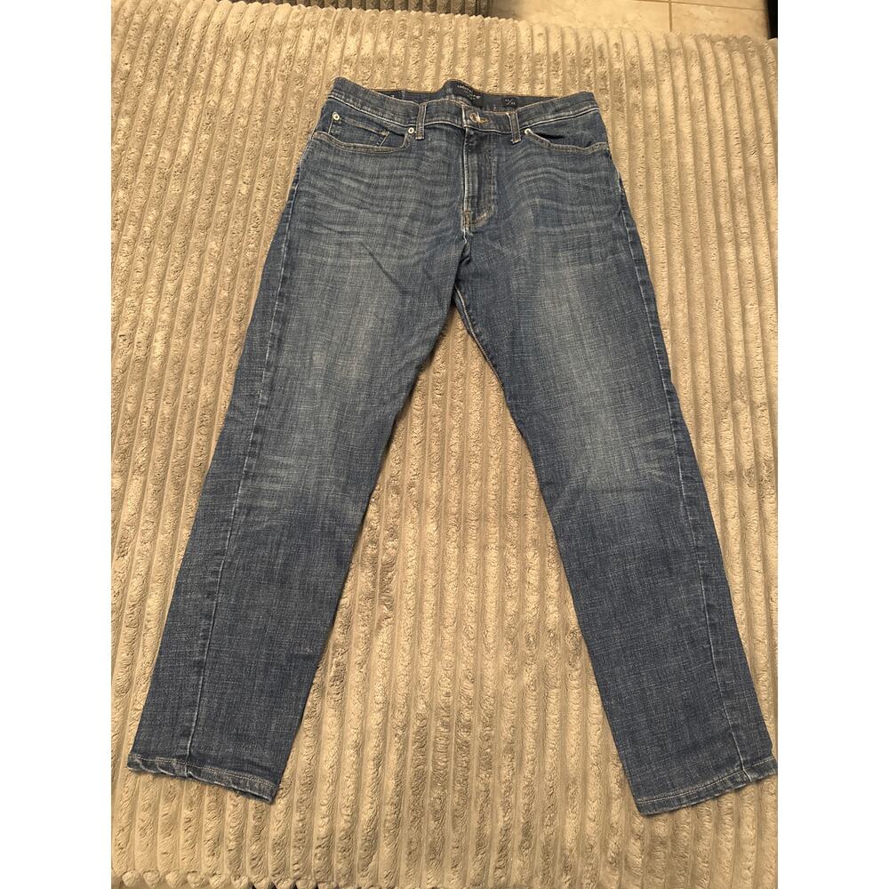 Lucky Brand Jeans Men’s 32x32
412 Athletic Slim